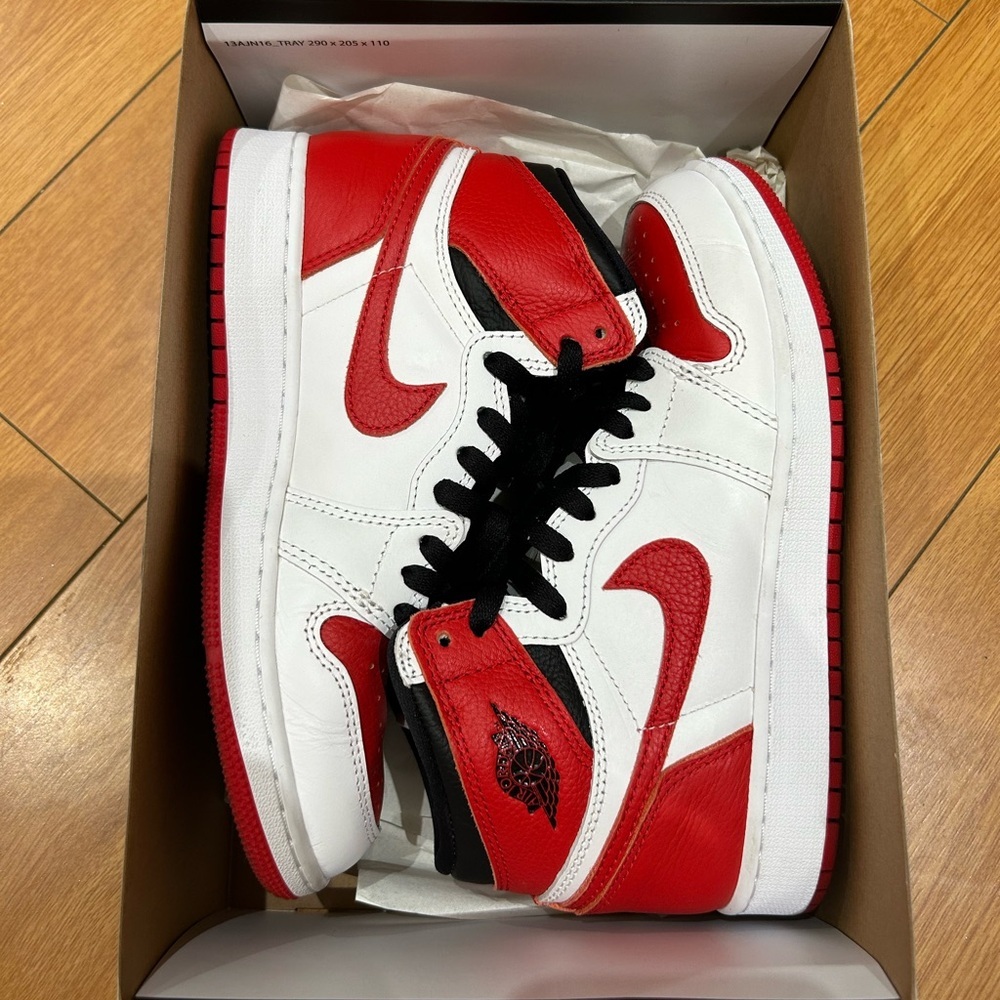 Nike Air Jordan 1 Retro High OG GS Sneakers​